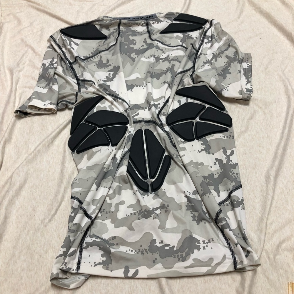 Under Armor Army of 11 Compression Heatgear Camouflage Print Shirt Camo Football - Picture 6 of 8